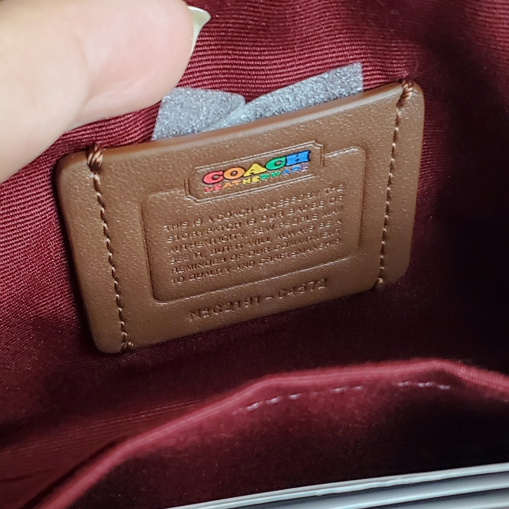 🔥🔥🔥  Price Drop New Coach rainbow 🌈 wristlet - Picture 6 of 11